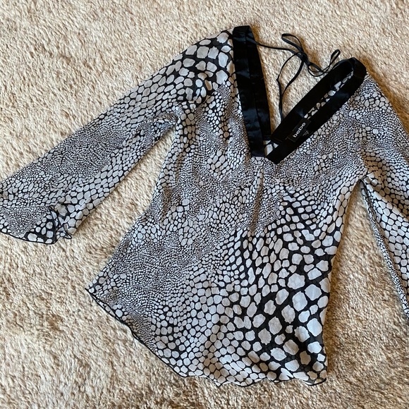 Bebe Semi Sheer top - Picture 2 of 4